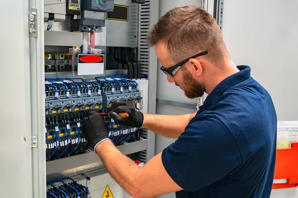 Elektroniker für Energie- und Gebäudetechnik (m/w/d) bei PV Hillinger in Vilsbiburg